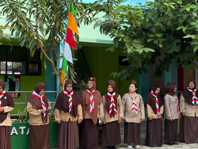 
 SDN 002 SANGATTA SELATAN GELAR UPACARA MEGAH PERINGATI HARI PRAMUKA KE-65
